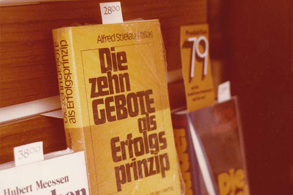 Die zehn Gebote als Erfolgsprinzip - Buch von Alfred R. Stielau-Pallas